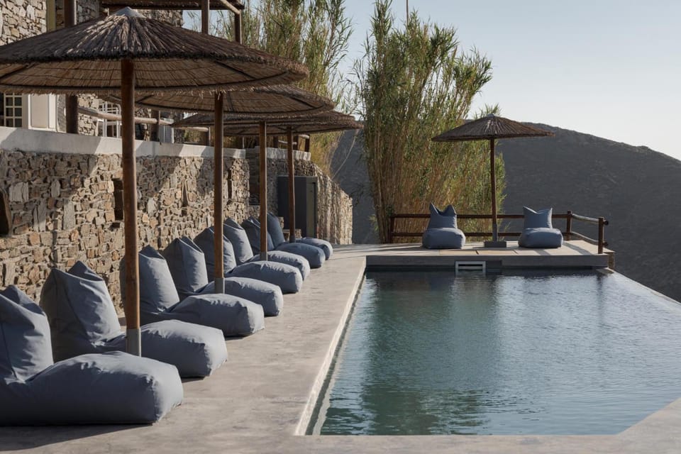 Mountain view, Pool view, Swimming pool