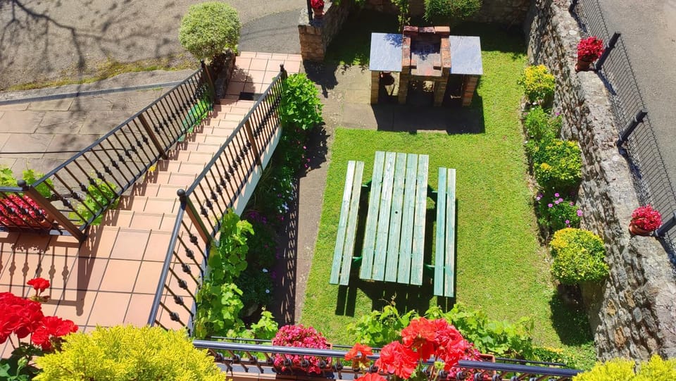 Spring, Day, BBQ facilities, Garden, Garden, Garden view