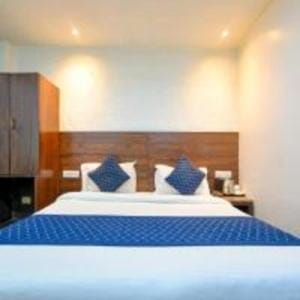 Hotel Panna Paradise-Just 30M away from CAPTAIN SHUBHAM GUPTA METRO STATION and 600M Away From TajMahal Hotel in Agra
