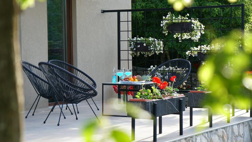 Seating area, Garden view