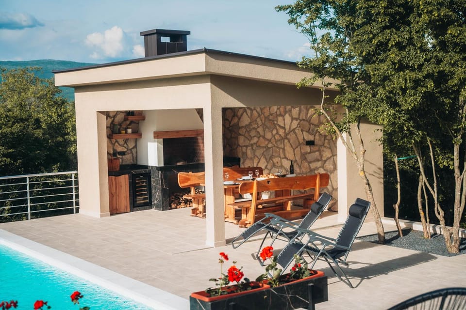 Property building, Pool view