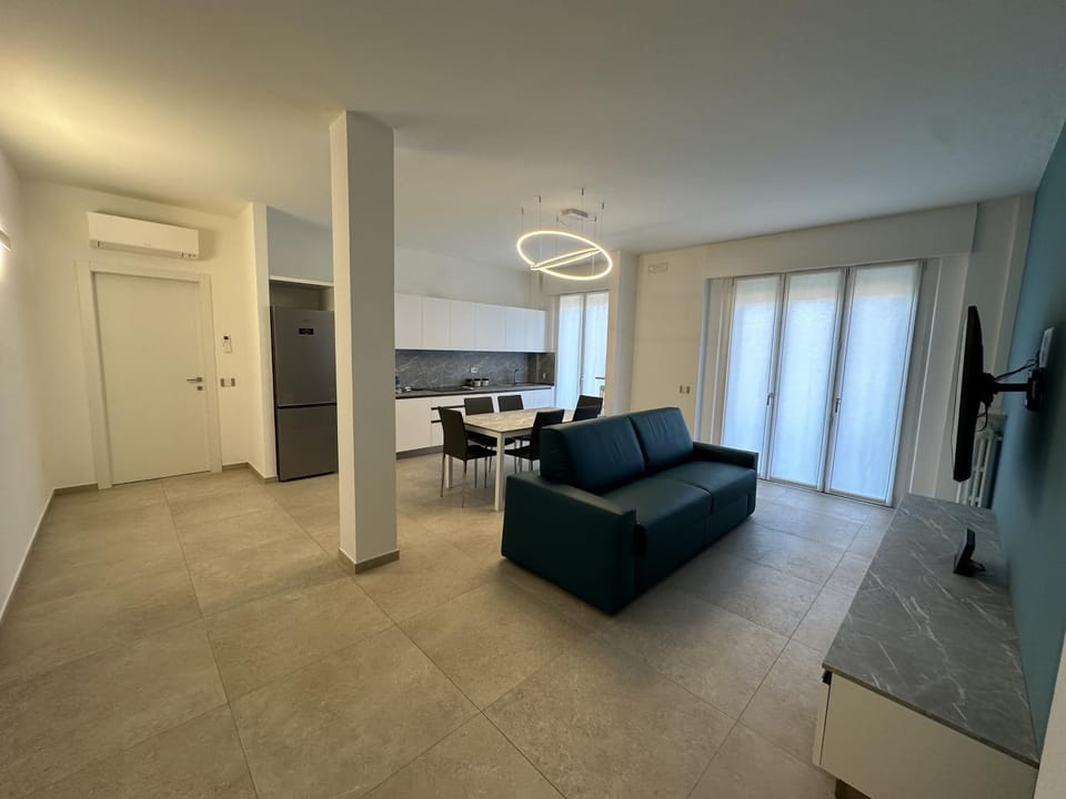 TV and multimedia, Kitchen or kitchenette, Living room