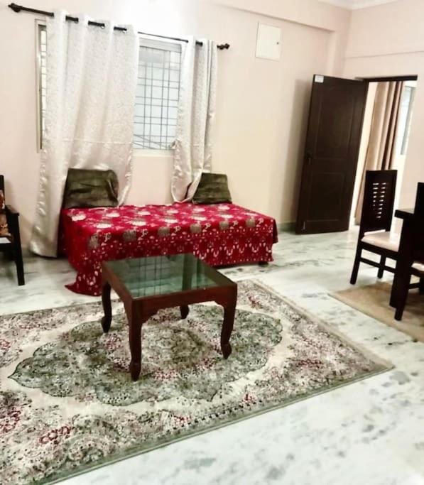 3BHK New, Luxury Flat - AC in Hyd only for Families 100 m from main road Apartment in Hyderabad