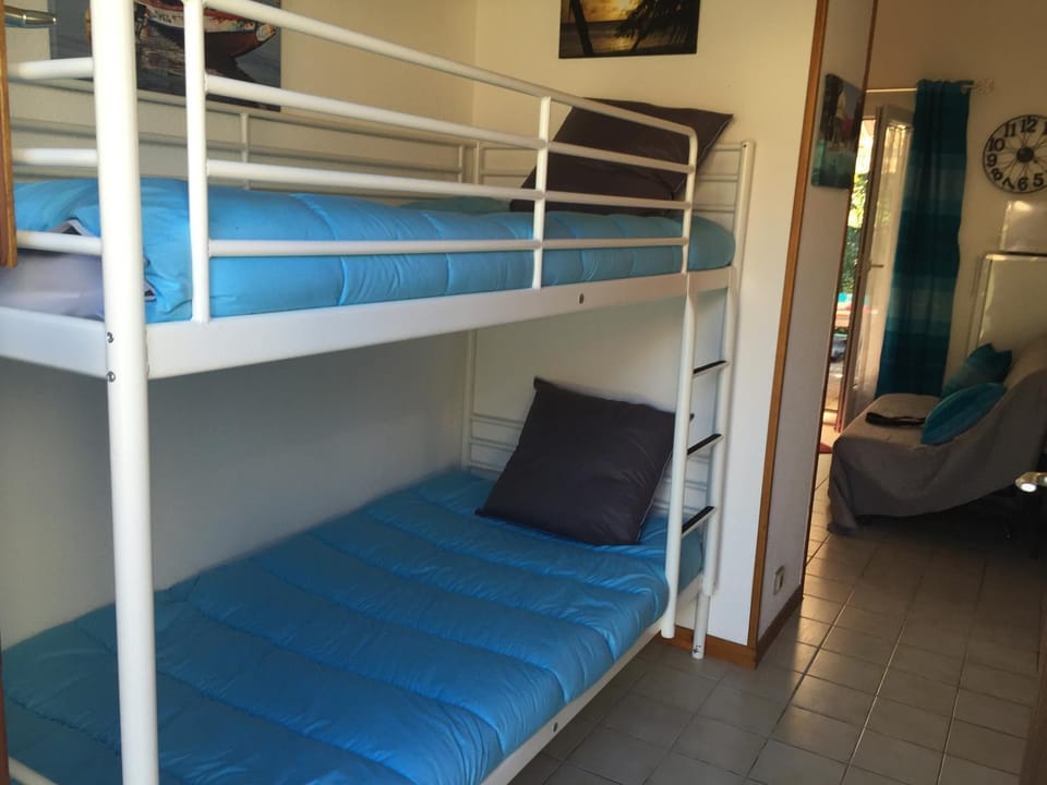 bunk bed