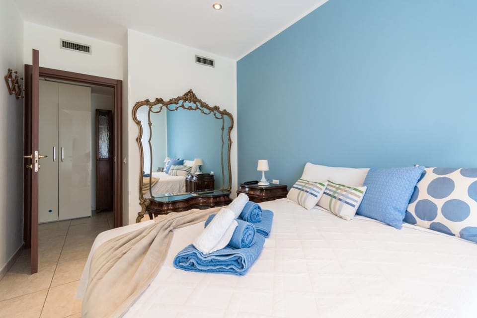 Bed, Photo of the whole room, Bedroom, towels, wardrobe