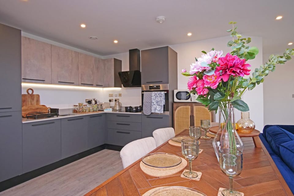 Dining area, kitchen