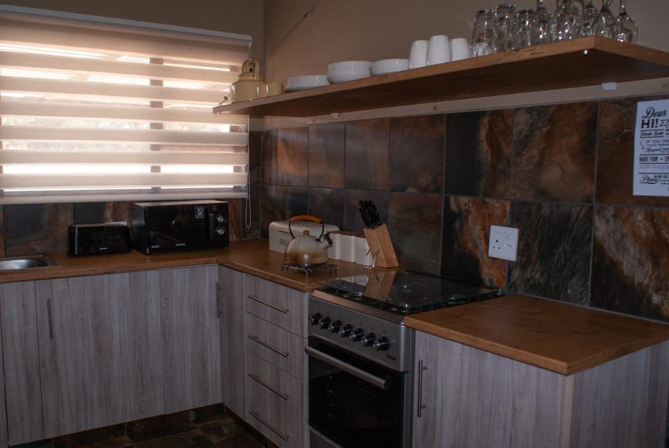 Coffee/tea facilities, Kitchen or kitchenette, pet friendly, stove, toaster