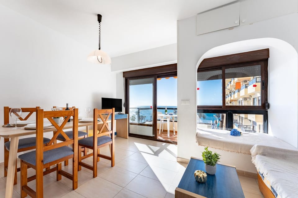 TV and multimedia, View (from property/room), Balcony/Terrace, Living room, Dining area, Sea view