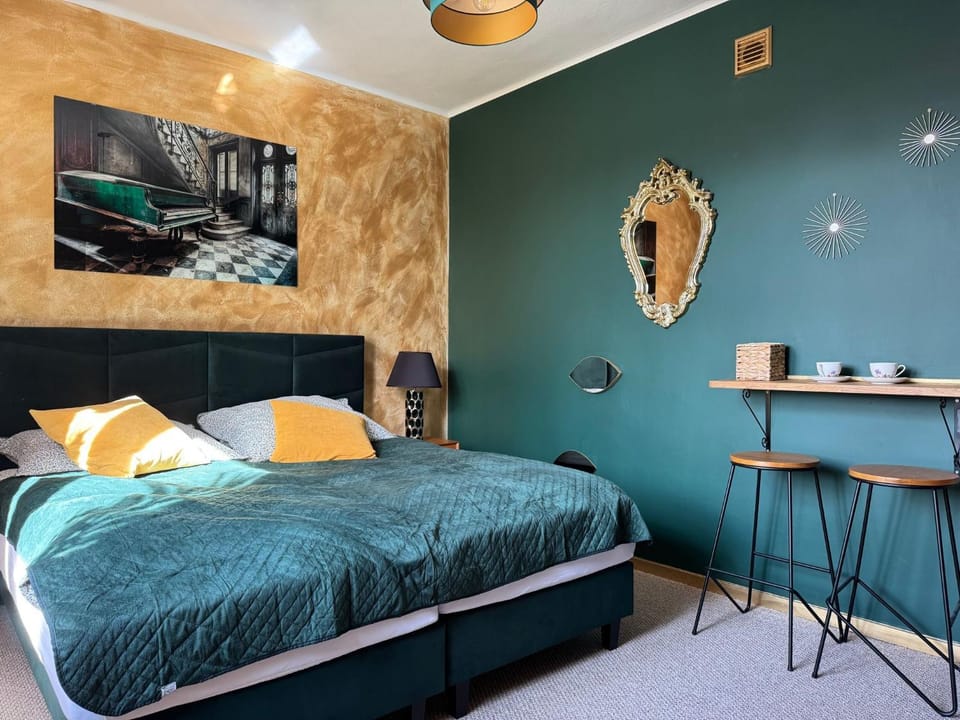 Bed, Bedroom