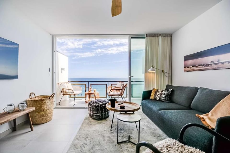 127-Stunning Beachfront Apartment in Benalmádena Apartment in Benalmadena