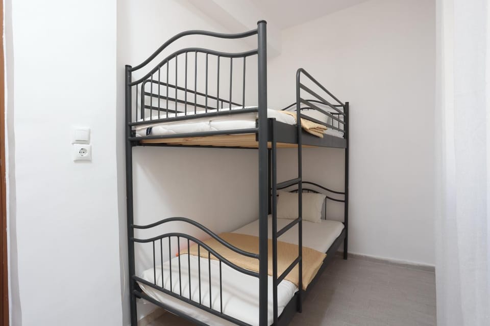 bunk bed