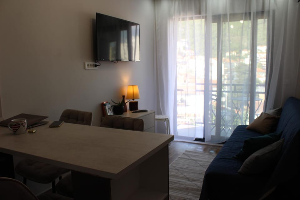 Modern apartments by the sea in the center of Igalo Apartment in Dubrovnik-Neretva County