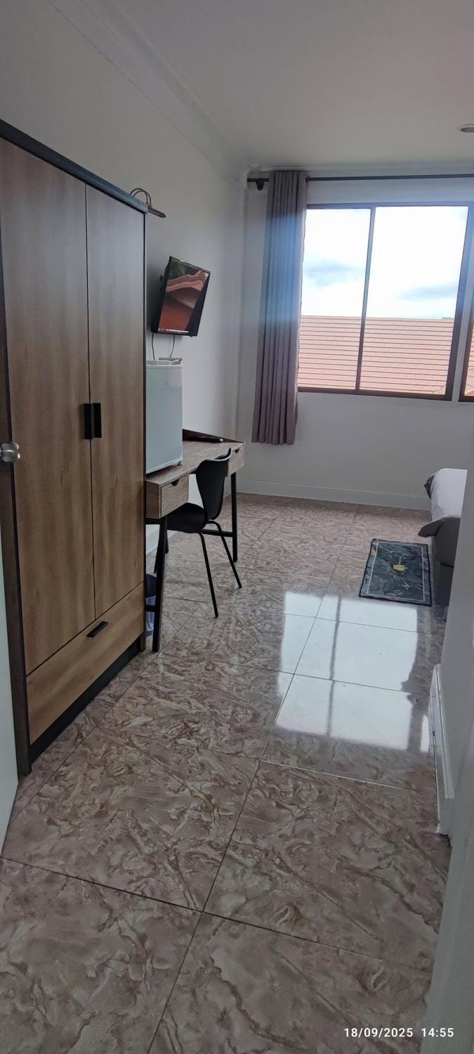Chaweng Town Hotel Bed and Breakfast in Ko Samui