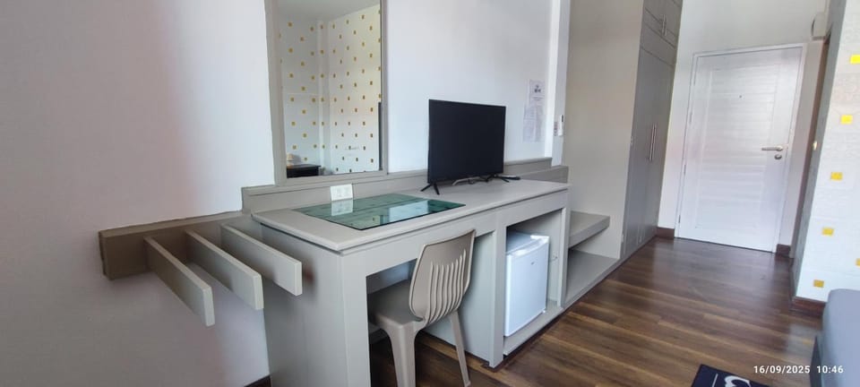 Chaweng Town Hotel Bed and Breakfast in Ko Samui