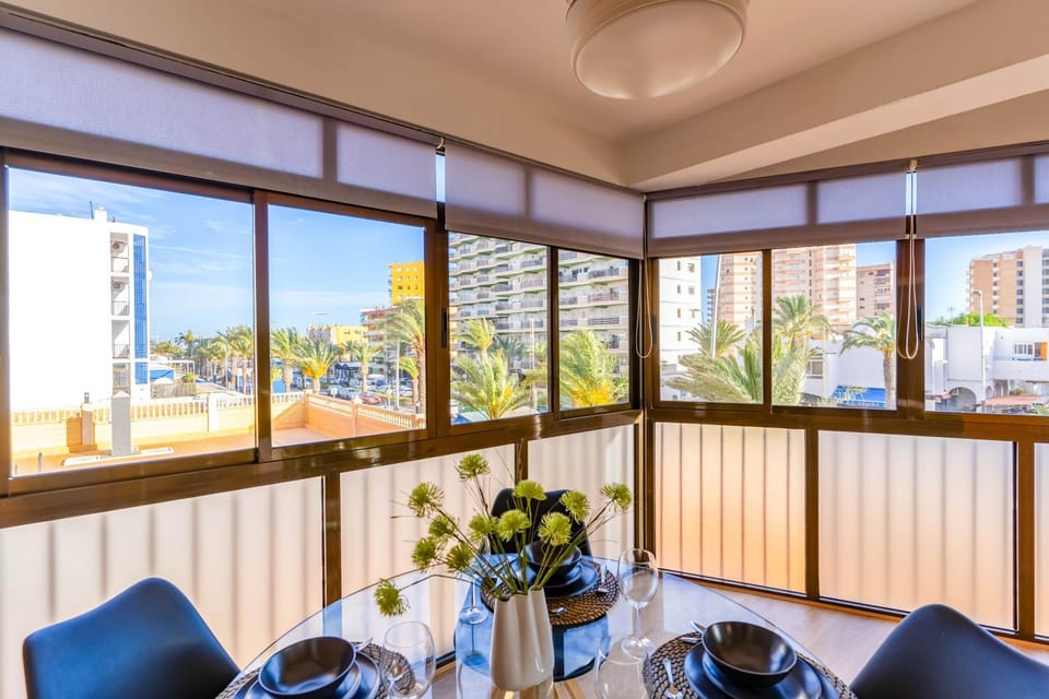 View (from property/room), Balcony/Terrace, Dining area