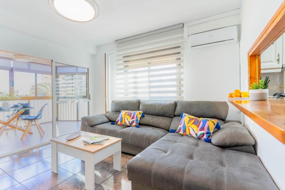 Living room, Seating area, Dining area, air conditioner