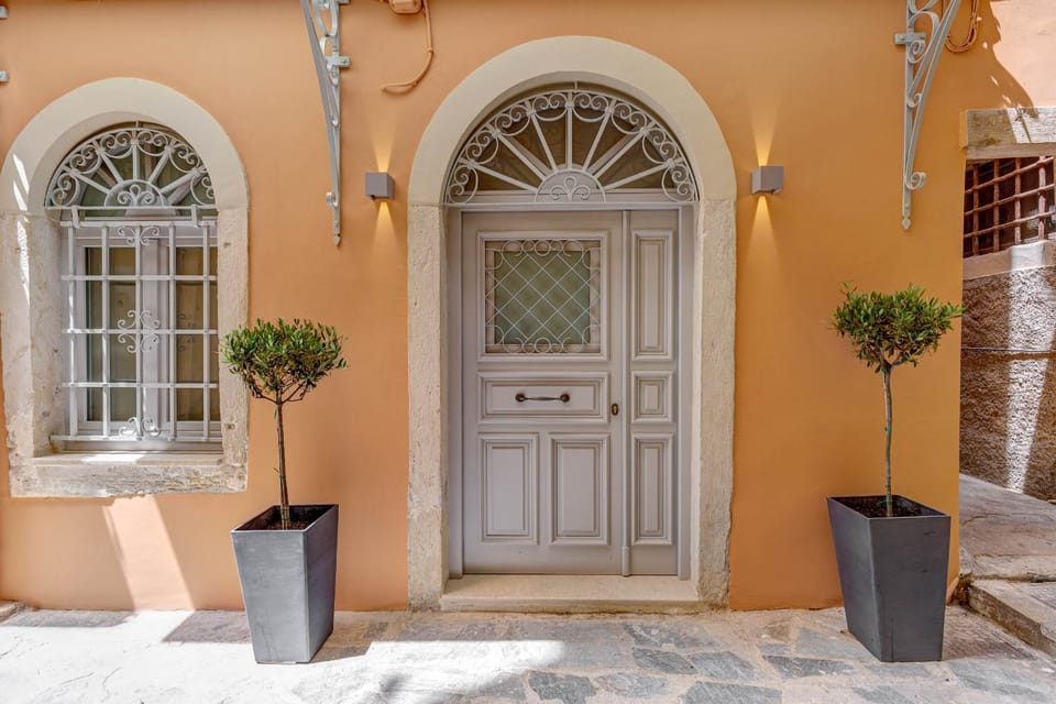 Property building, Facade/entrance