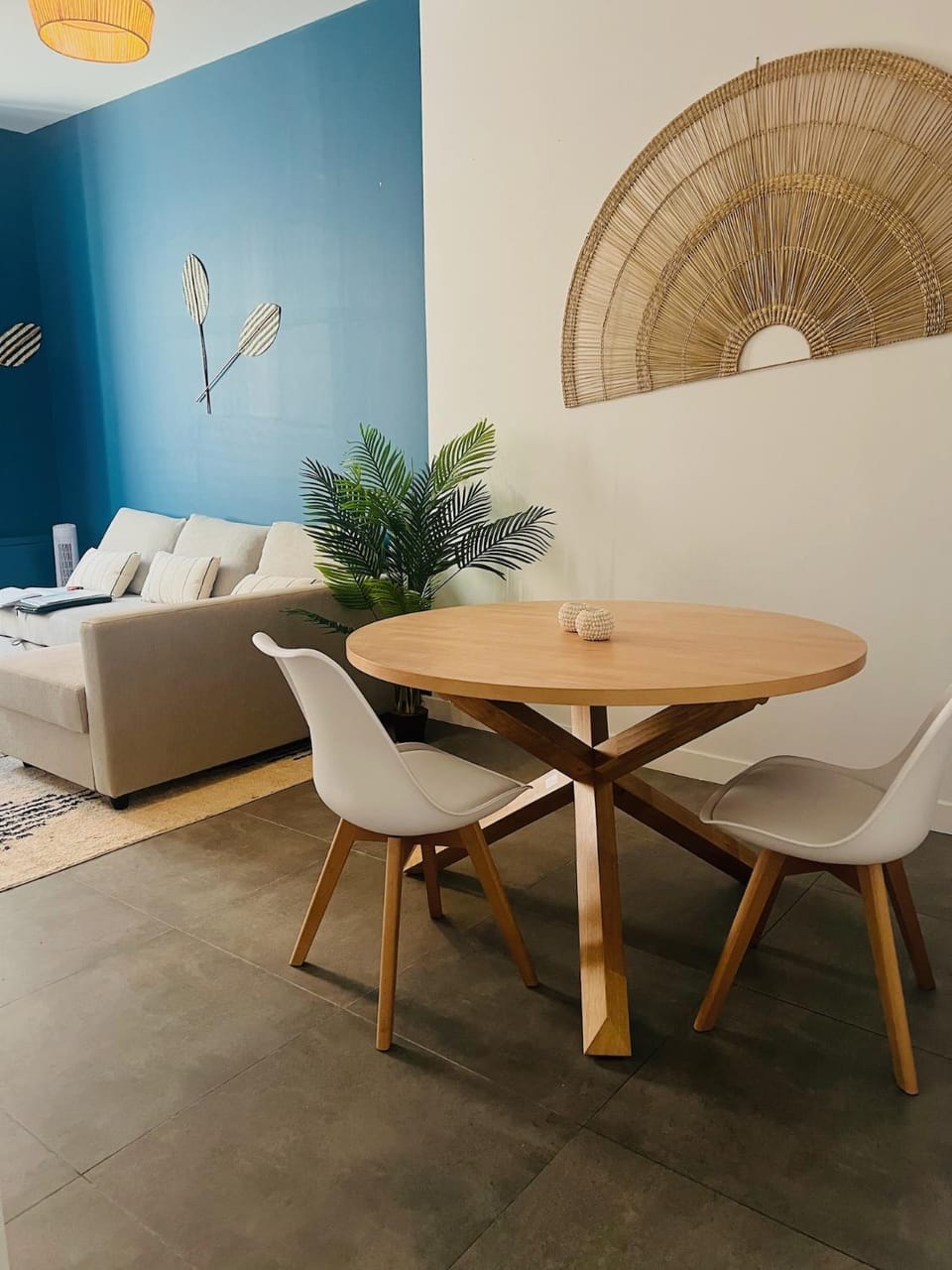 Living room, Photo of the whole room, Dining area