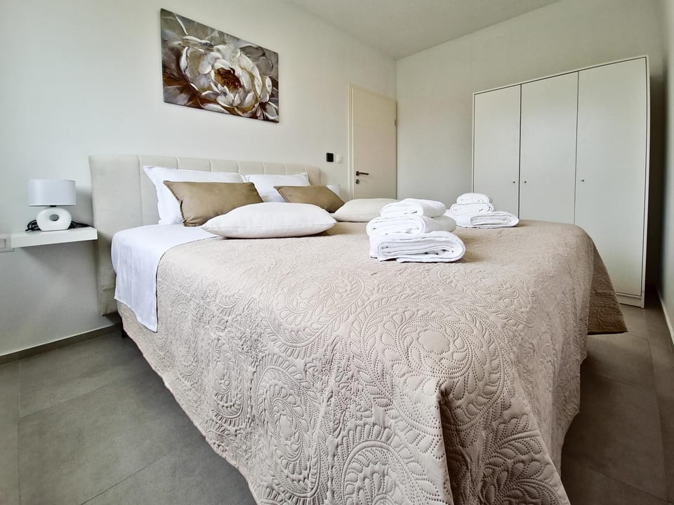 Bed, Bedroom, wardrobe