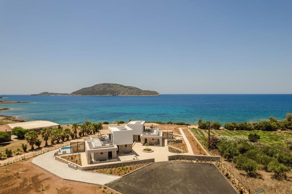 Property building, Facade/entrance, Parking