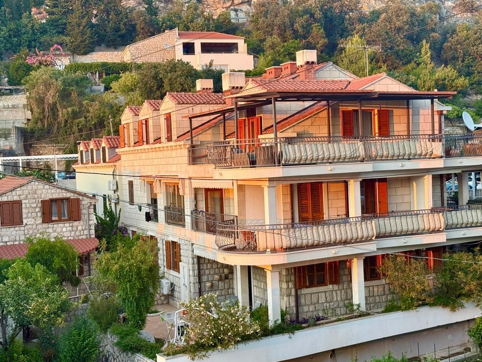 Property building, Balcony/Terrace