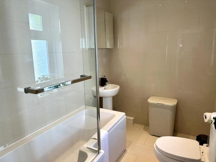 Shower, Toilet, Bathroom