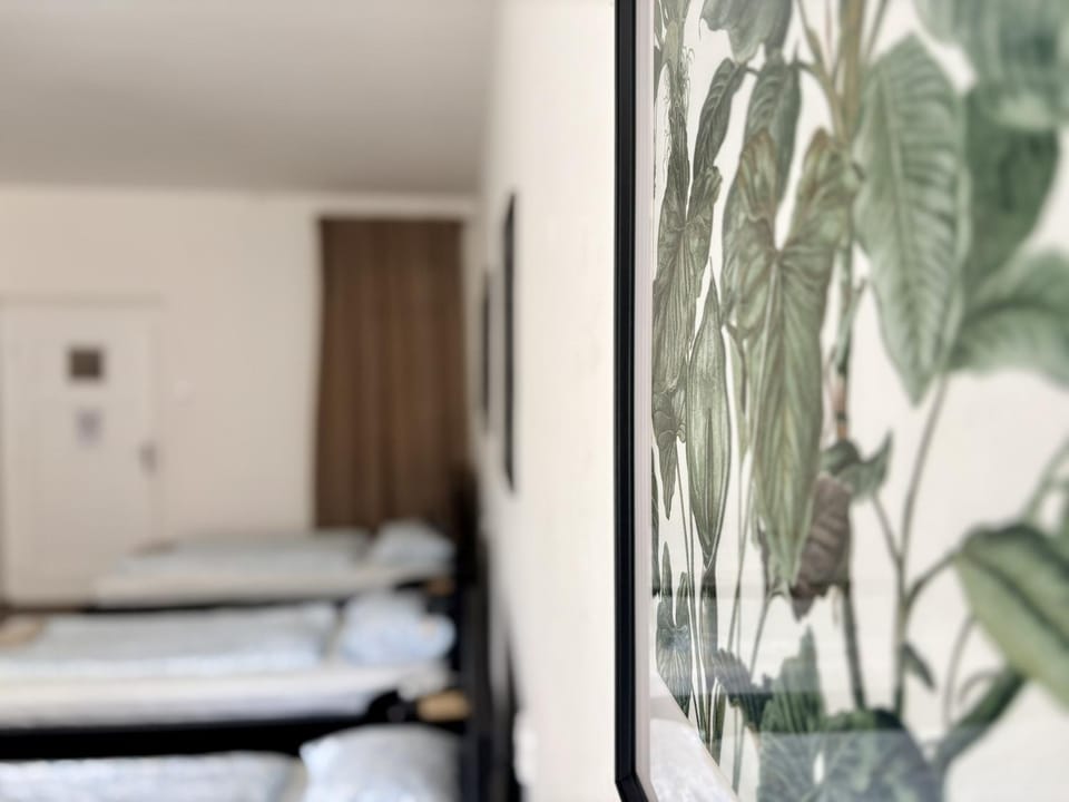Bed, Photo of the whole room, Decorative detail, Bedroom
