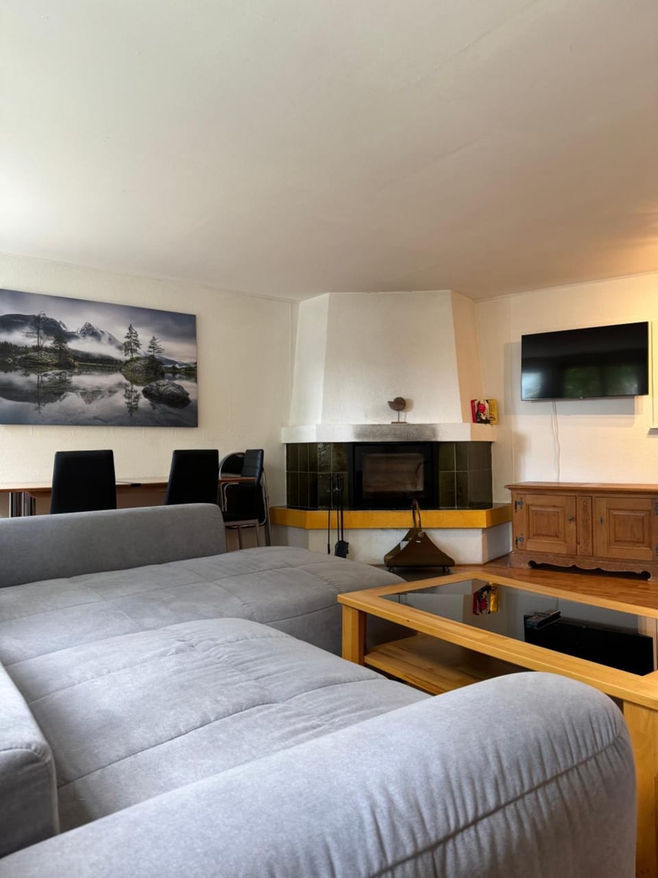 TV and multimedia, Living room, Seating area