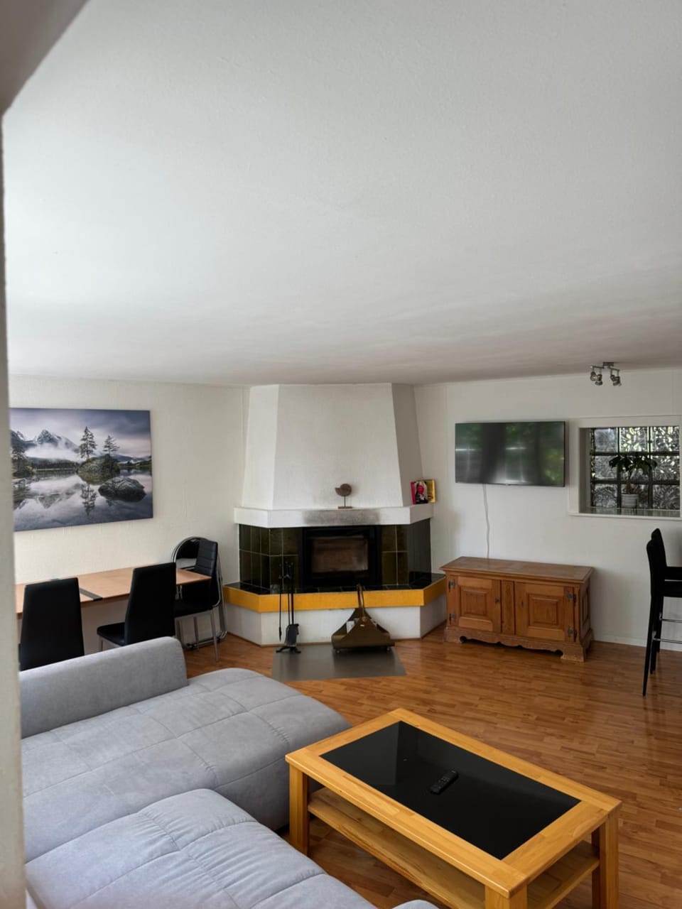 TV and multimedia, Living room, Seating area