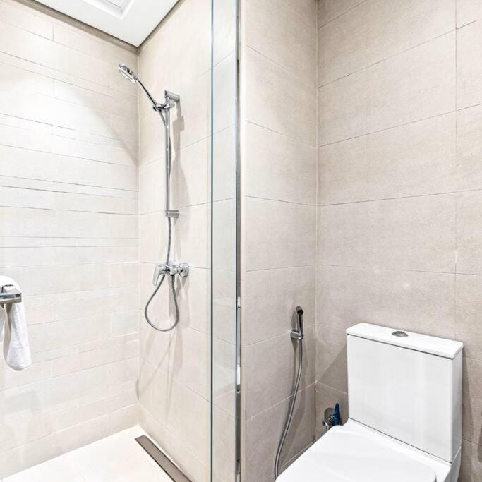 Azizi Riviera 16 studio with Kitchenet - Ideal for monthly Apartment in Dubai