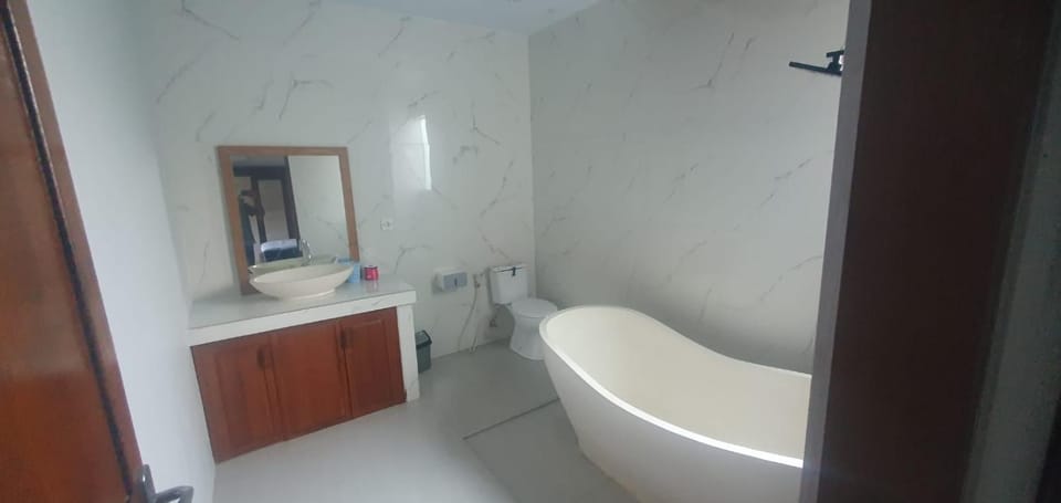 Tebanyoman Guesthouse Bed and Breakfast in North Kuta