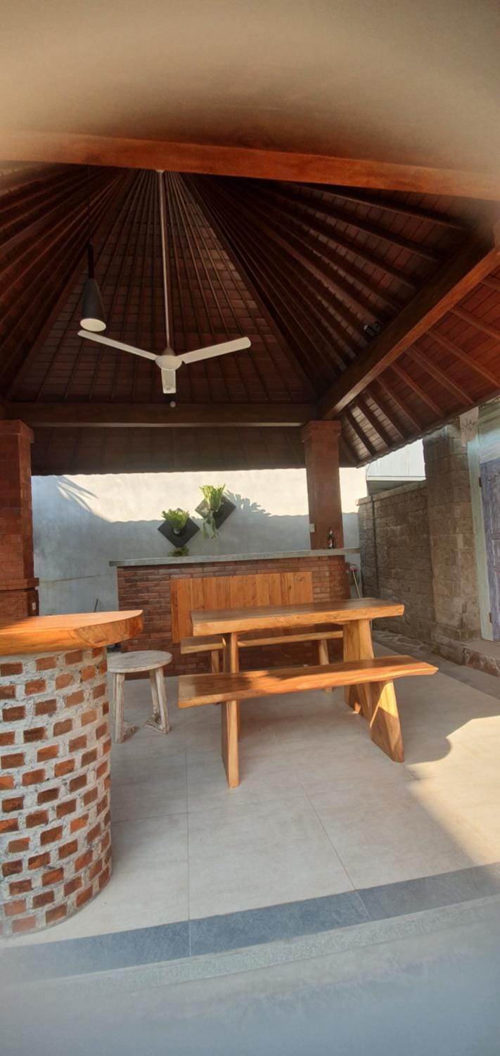 Tebanyoman Guesthouse Bed and Breakfast in North Kuta