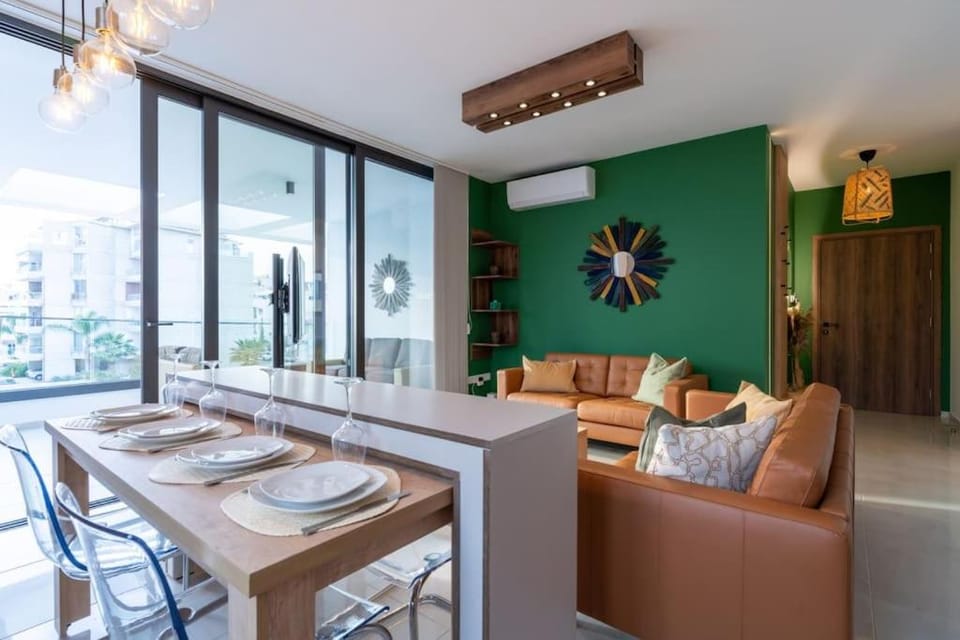 Living room, Seating area, Dining area, air conditioner
