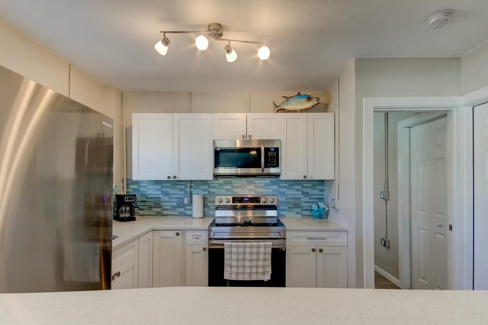1 Bedroom Block off the beach -4 Apartment in Madeira Beach