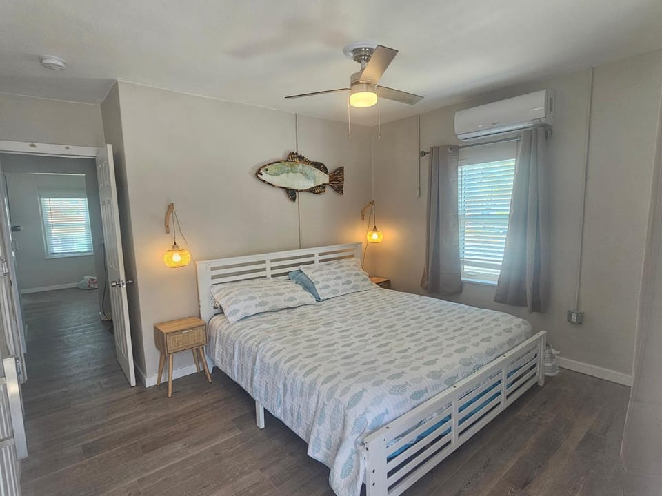 1 Bedroom Block off the beach -4 Apartment in Madeira Beach