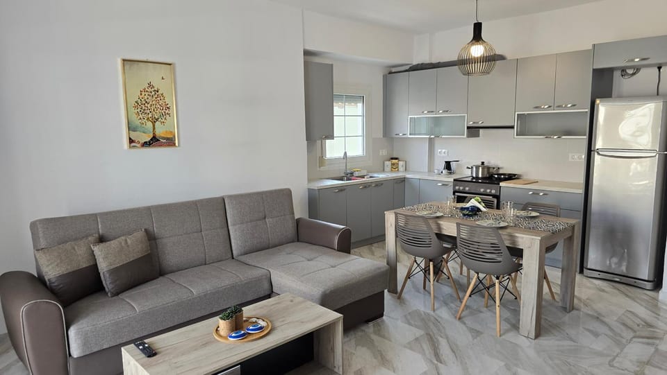 Kitchen or kitchenette, Living room, Seating area, Dining area, oven, stove