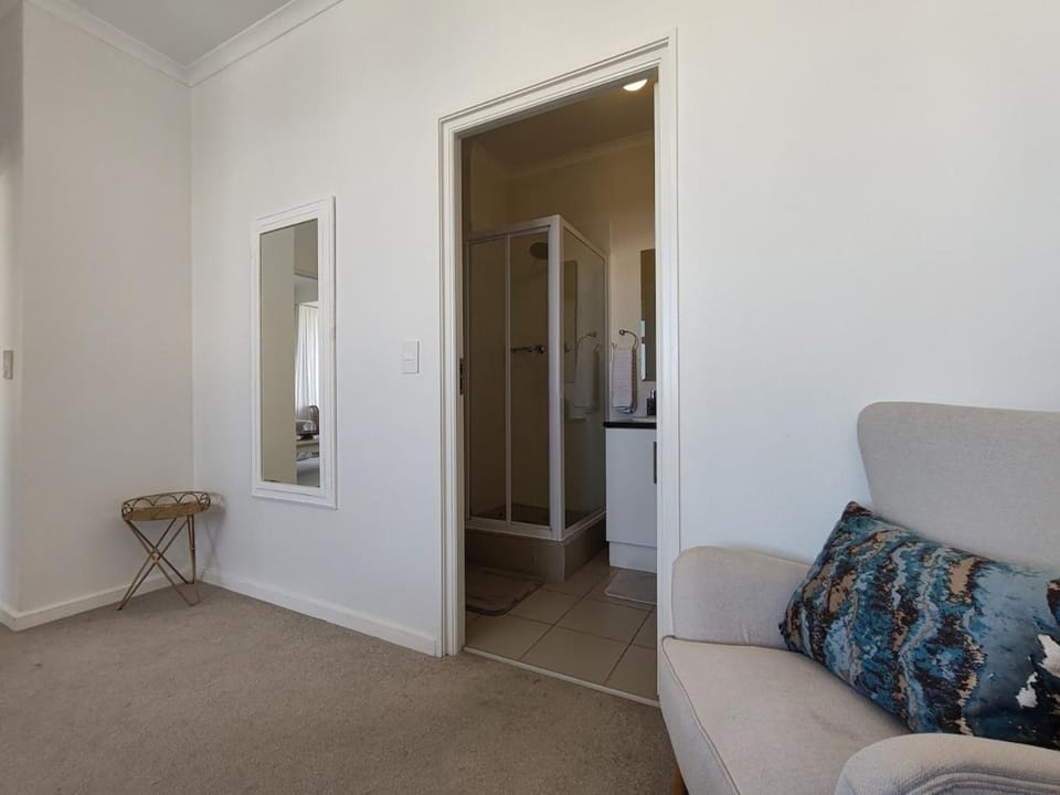 Bathroom, Living room