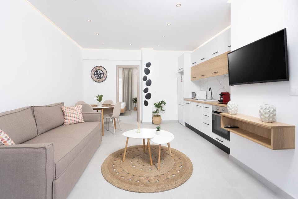 Kitchen or kitchenette, Living room, Seating area, Dining area