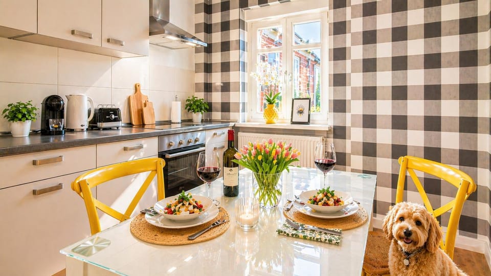 Kitchen or kitchenette, Dining area, pet friendly, stove
