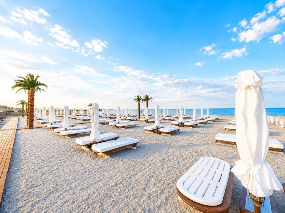 Nearby landmark, Day, Natural landscape, Beach, On site, Sea view, Location, Sunrise, sunbed