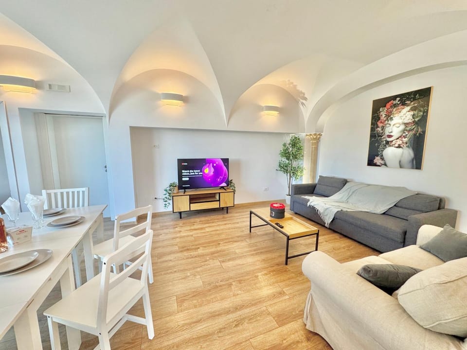 Victoriei Two Bedroom Apartment Apartment in Bucharest