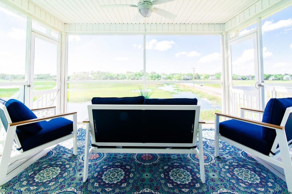 Teal Tidez Ocean View Luxury Home w Crows Nest House in Garden City