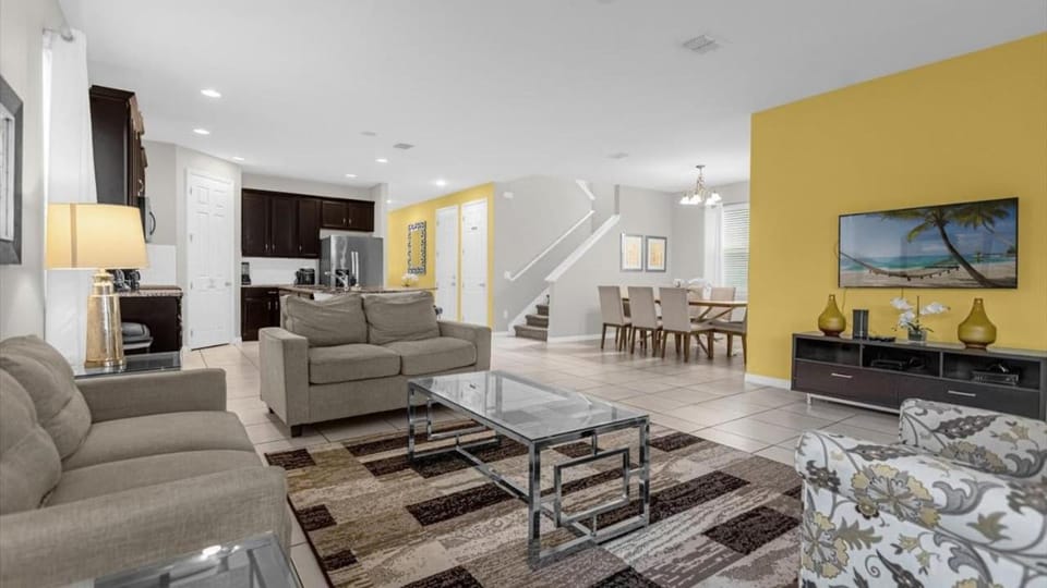 Celebrate Summer - 7BR Home with Private Pool! House in Four Corners