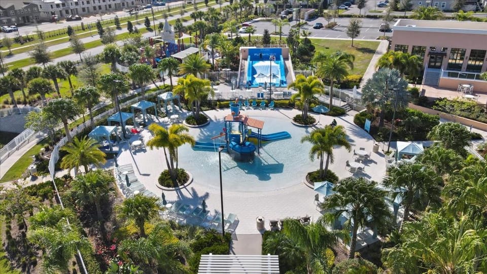 Celebrate Summer - 7BR Home with Private Pool! House in Four Corners