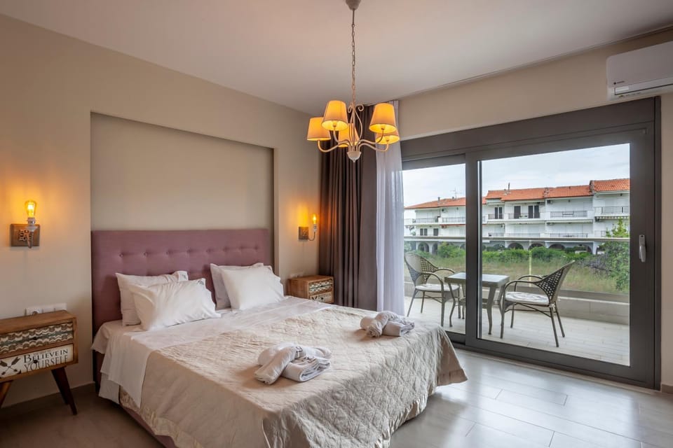 Bed, View (from property/room), Balcony/Terrace, Photo of the whole room, Bedroom