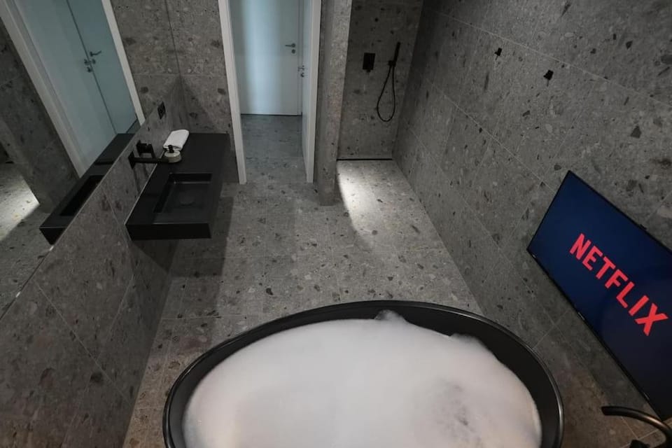 Luxusapartment mit Badewanne und Parkplatz Apartment in Graz