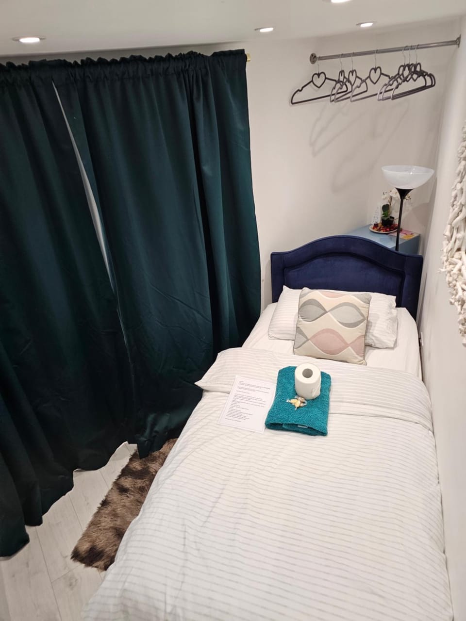 Single Cosy Bedroom in Dartford- Private Entrance for guest Bed and Breakfast in Dartford