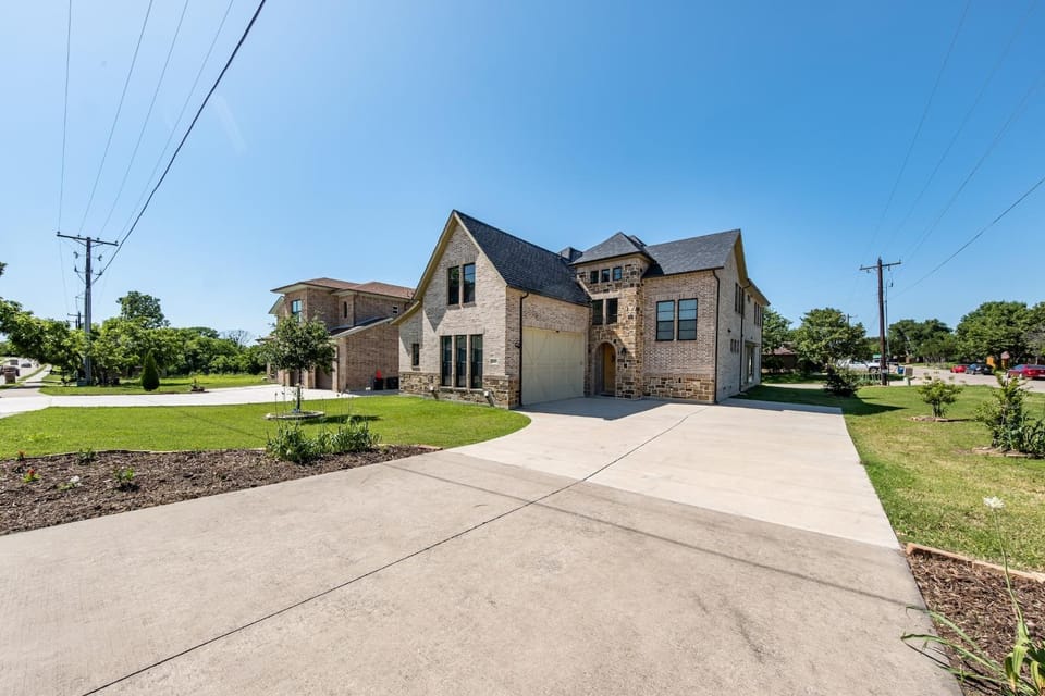 Property building, Day