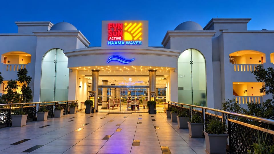 Property building, Facade/entrance, Night