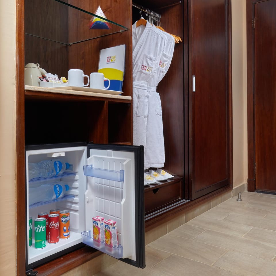 Coffee/tea facilities, wardrobe